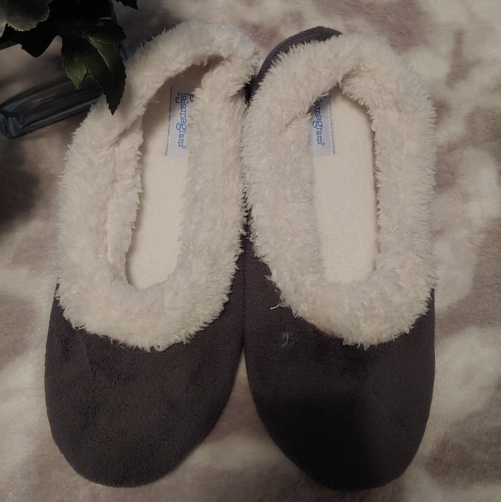NWOT slippers